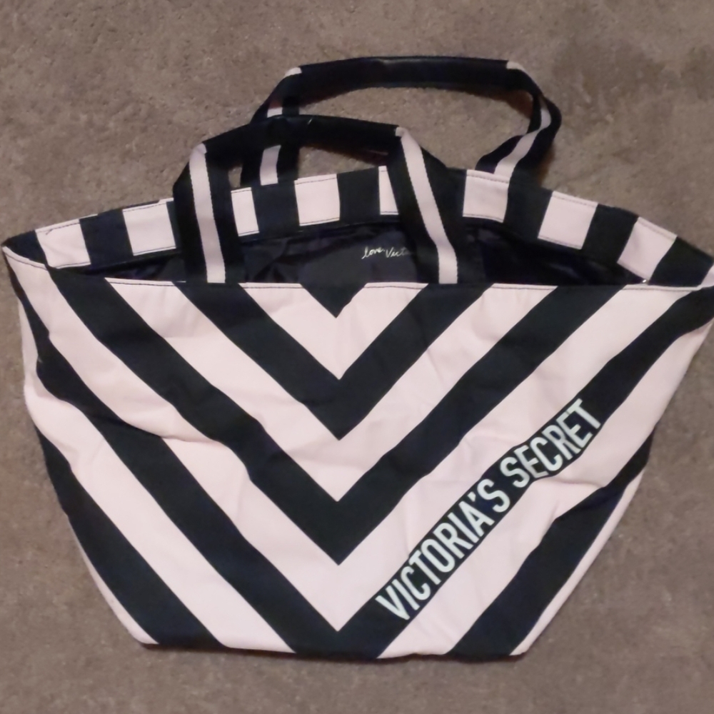 New Victoria secret tote need gone make a offer